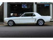 Ford Mustang Coupe 