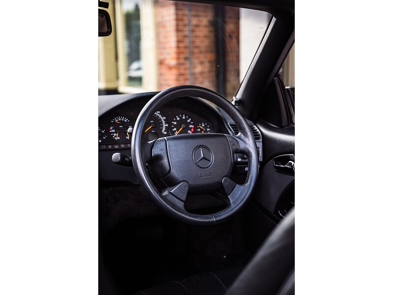 Mercedes-Benz 5.0 SL500 Convertible 2dr Petrol Automatic (340 g/km, 320 bhp)