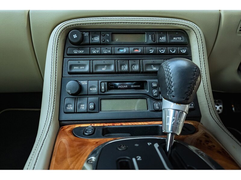 Jaguar 4.2 S Convertible 2dr Petrol Automatic (304 g/km, 400 bhp)