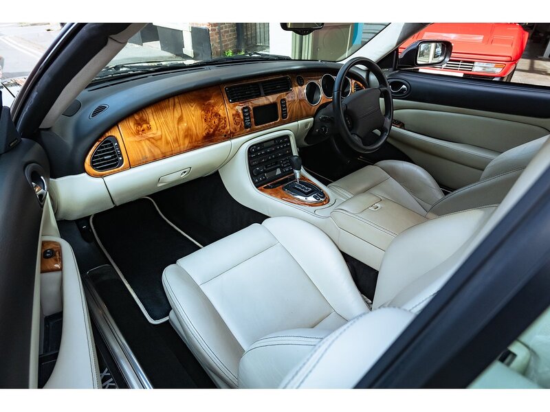 Jaguar 4.2 S Convertible 2dr Petrol Automatic (304 g/km, 400 bhp)