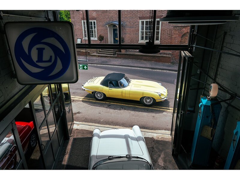 Jaguar S2 4.2 Roadster