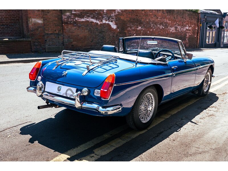 MG Roadster with Power-Steering