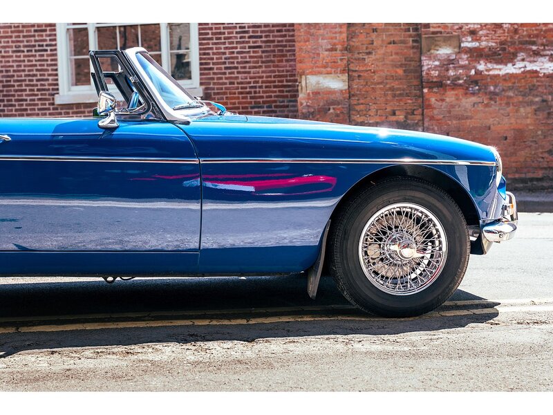 MG Roadster with Power-Steering