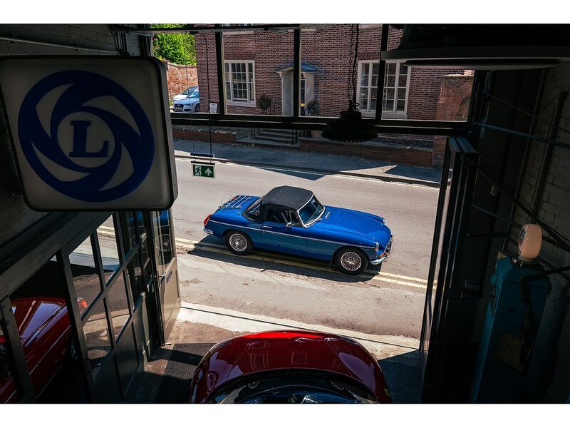 MG Roadster with Power-Steering