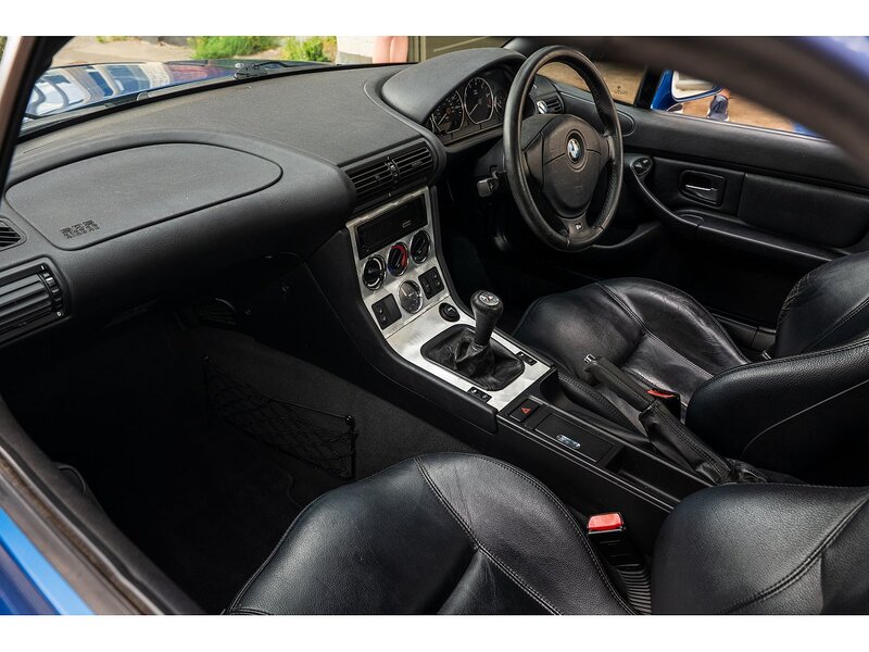 BMW 2.2i Sport Roadster // Manual