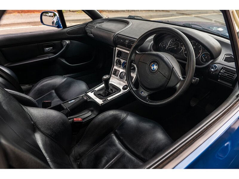 BMW 2.2i Sport Roadster // Manual