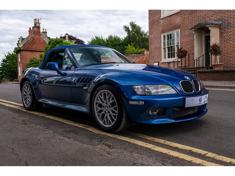 BMW 2.2i Sport Roadster // Manual