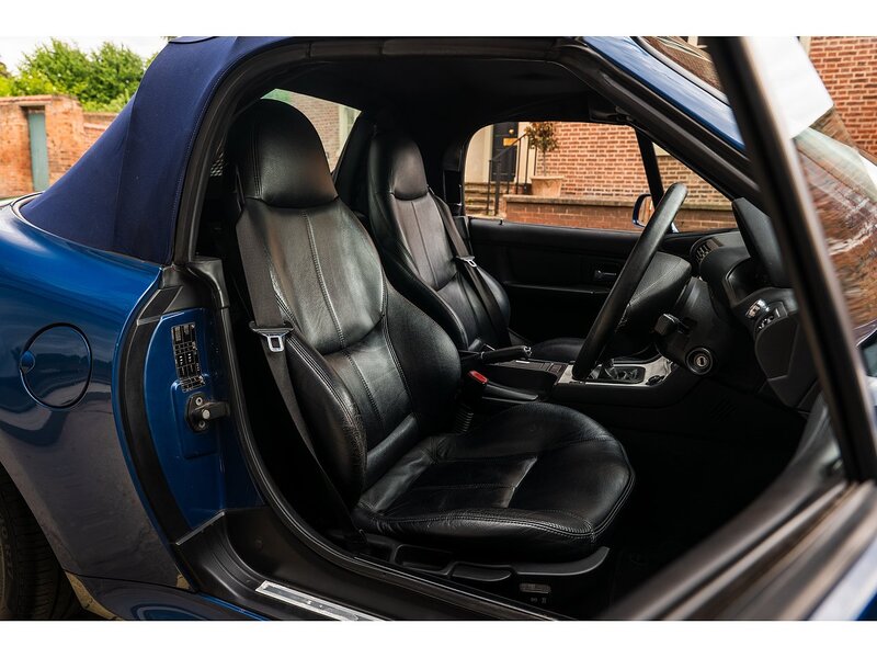 BMW 2.2i Sport Roadster // Manual