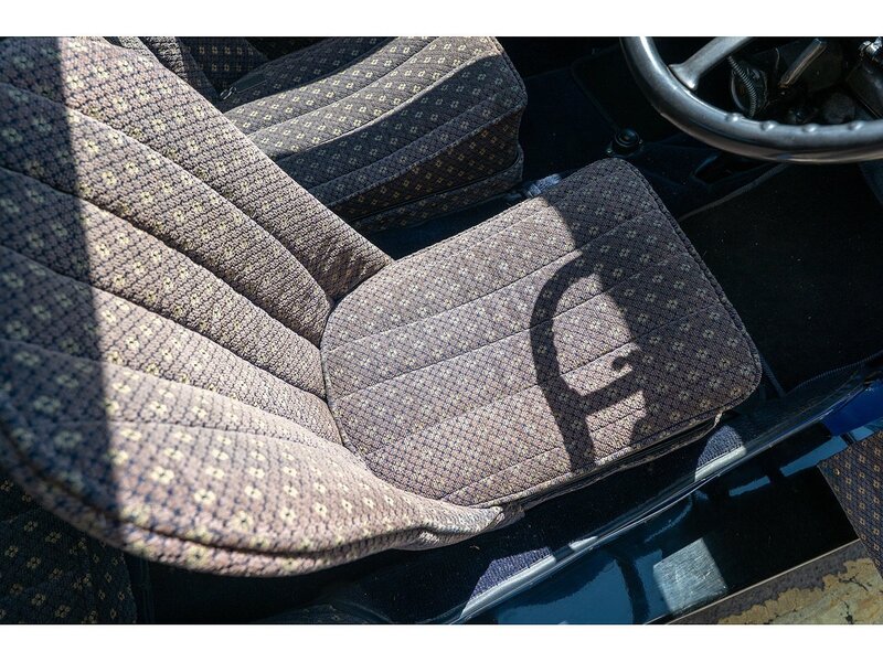 Austin RM De Luxe Saloon