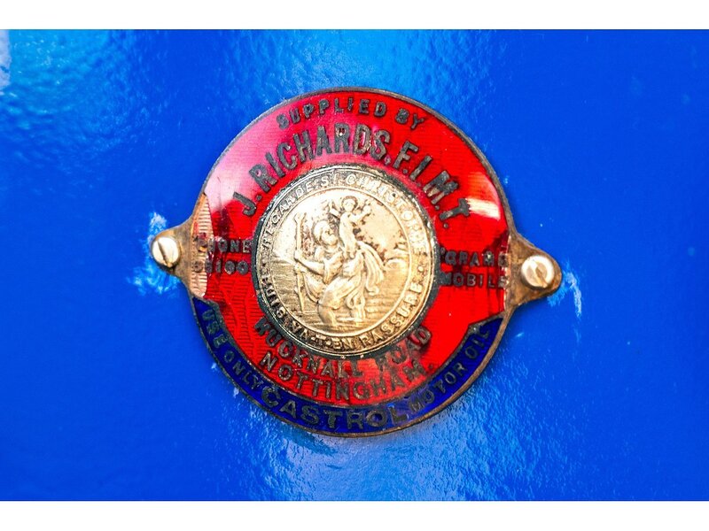 Austin RM De Luxe Saloon