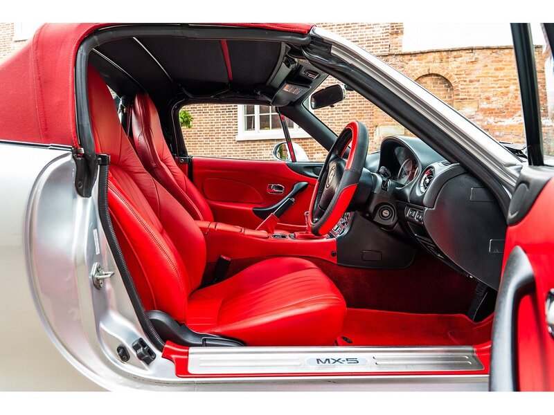 Mazda 1.8 Icon Convertible 2dr Petrol Manual (210 g/km, 146 bhp)