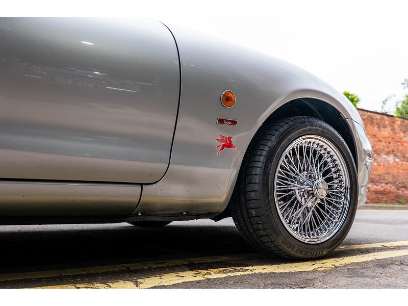 Mazda 1.8 Icon Convertible 2dr Petrol Manual (210 g/km, 146 bhp)