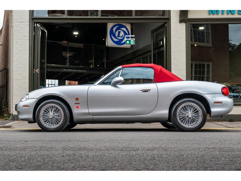 Mazda 1.8 Icon Convertible 2dr Petrol Manual (210 g/km, 146 bhp)