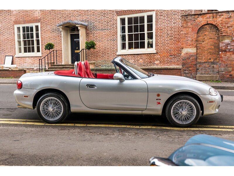 Mazda 1.8 Icon Convertible 2dr Petrol Manual (210 g/km, 146 bhp)