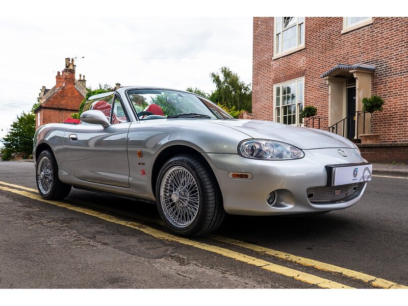 Mazda 1.8 Icon Convertible 2dr Petrol Manual (210 g/km, 146 bhp)