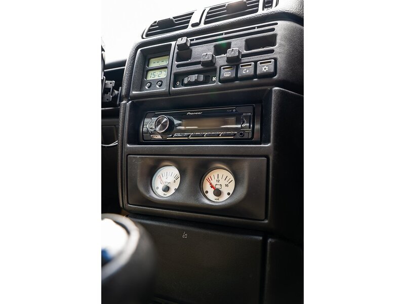 Vauxhall 2.0 SE6 Coupe // 1 of 55 