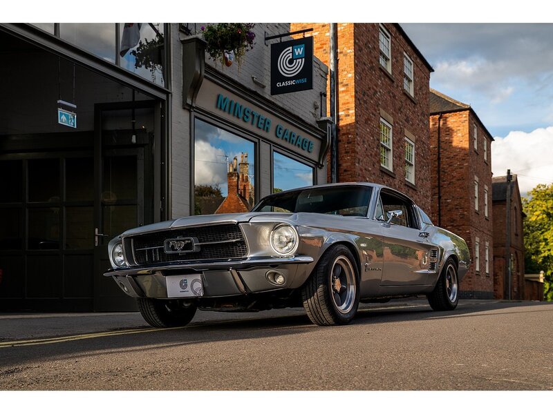 Ford Fastback 302 5 Speed manual