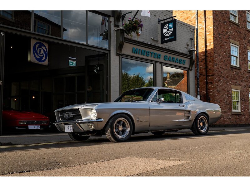 Ford Fastback 302 5 Speed manual