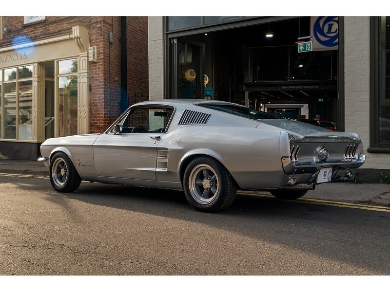 Ford Fastback 302 5 Speed manual
