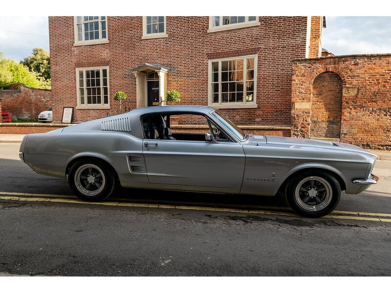 Ford Fastback 302 5 Speed manual