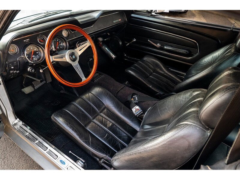 Ford Fastback 302 5 Speed manual