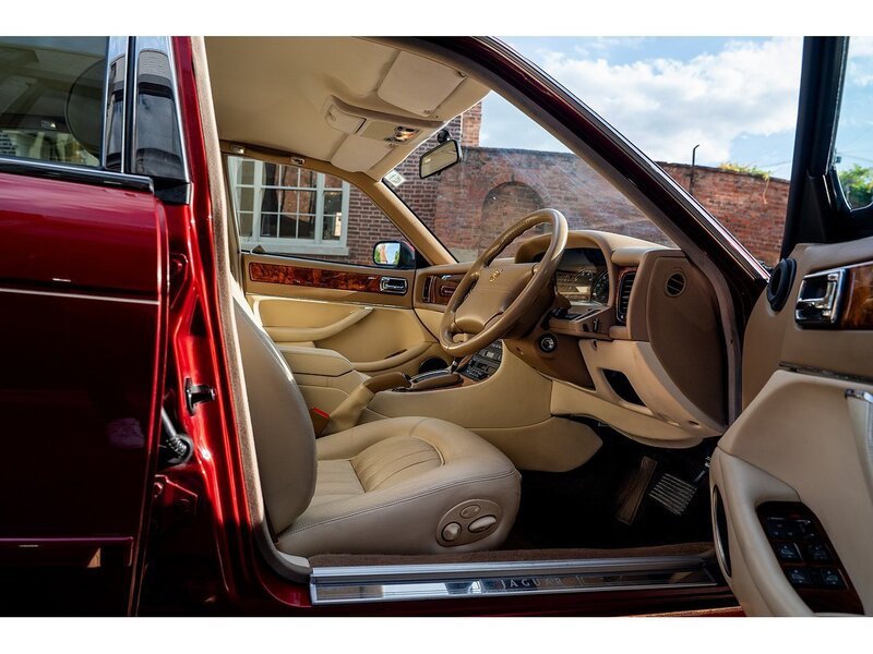 Jaguar  Saloon 3.2 Automatic Petrol