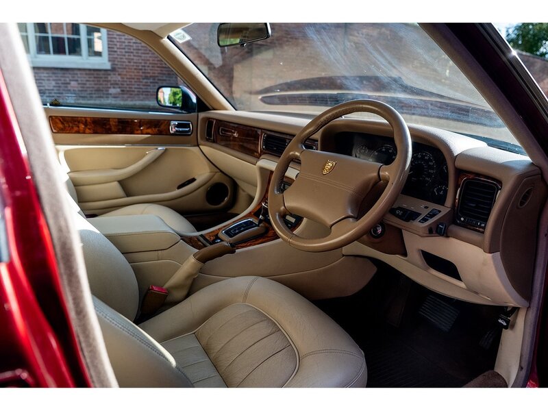 Jaguar  Saloon 3.2 Automatic Petrol