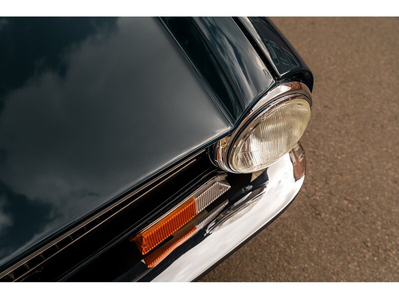 Triumph CR-Chassis // Twin Carburettor Conversion