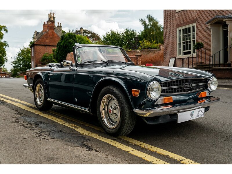 Triumph CR-Chassis // Twin Carburettor Conversion