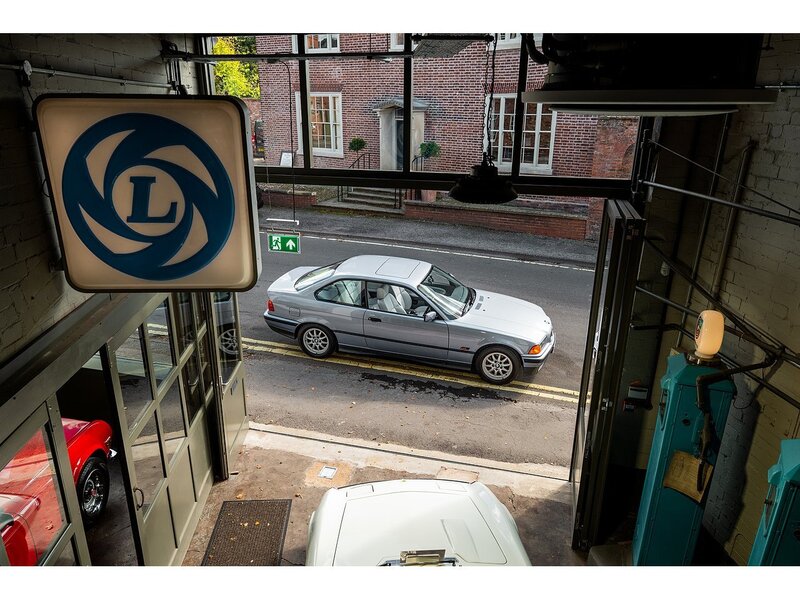 BMW 328i Manual Coupe