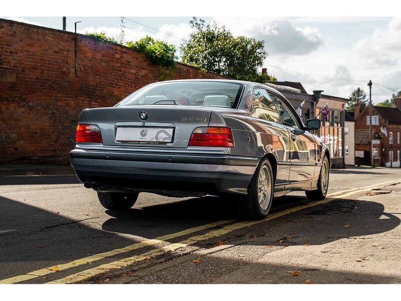 BMW 328i Manual Coupe