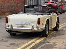 Triumph TR5 PI  