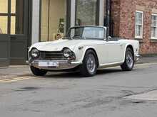 Triumph TR5 PI  
