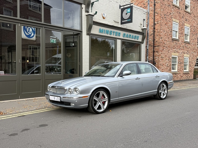 Jaguar Sovereign LWB 