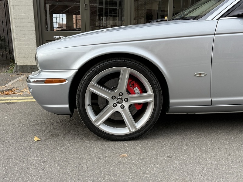 Jaguar Sovereign LWB 