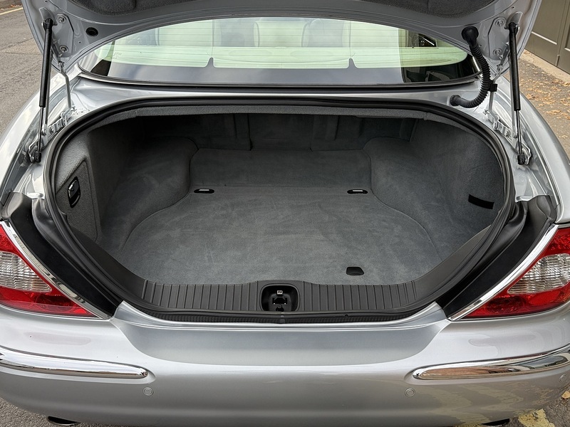 Jaguar Sovereign LWB 