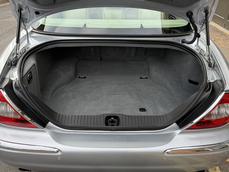 Jaguar Sovereign LWB 