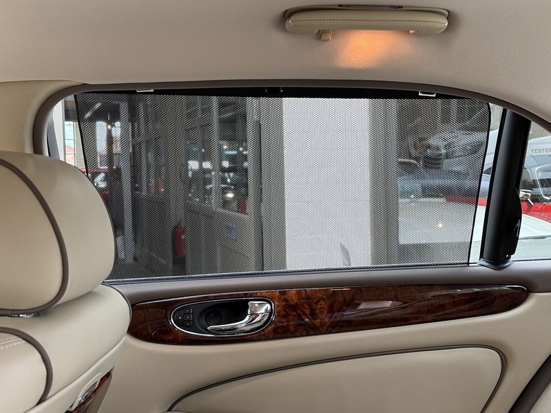 Jaguar Sovereign LWB 