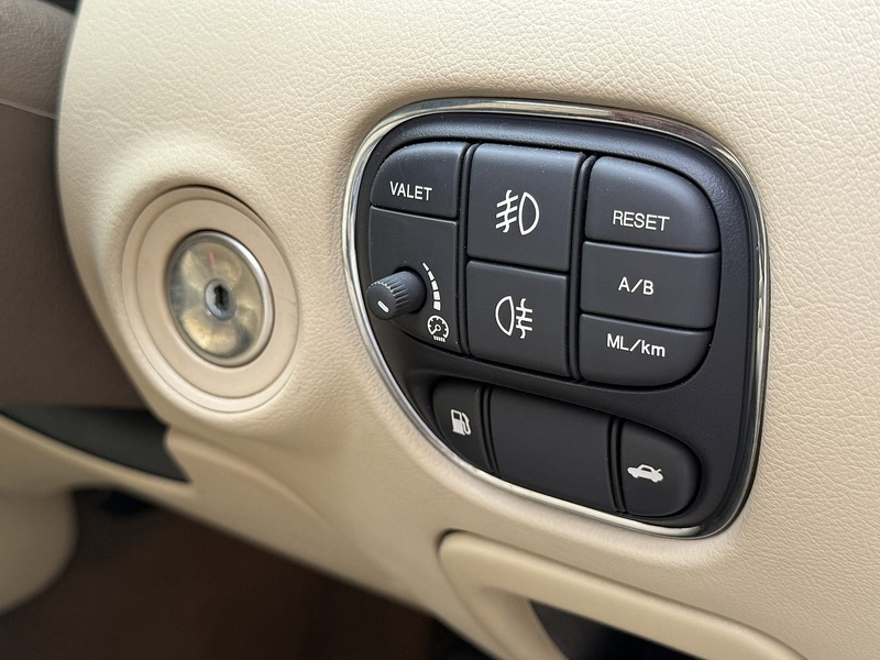 Jaguar Sovereign LWB 