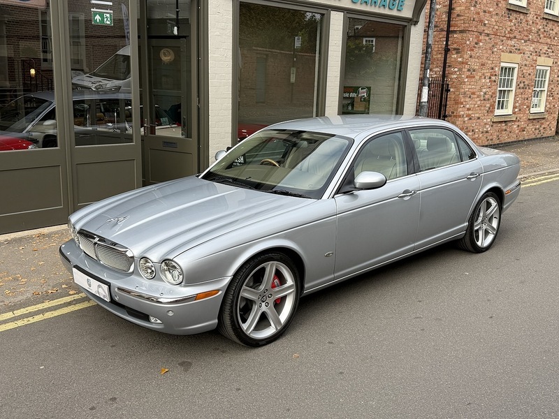 Jaguar Sovereign LWB 