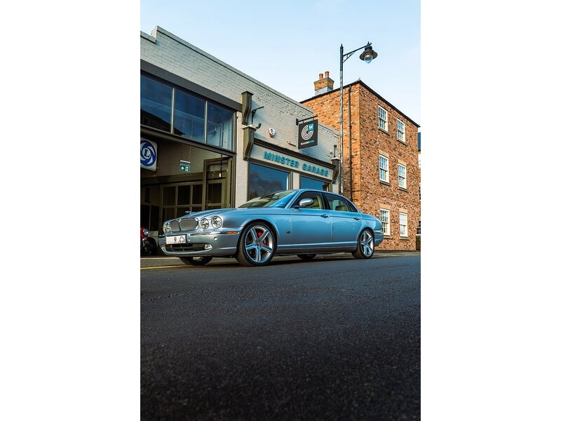 Jaguar Sovereign LWB 