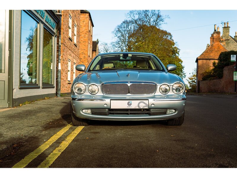 Jaguar Sovereign LWB 