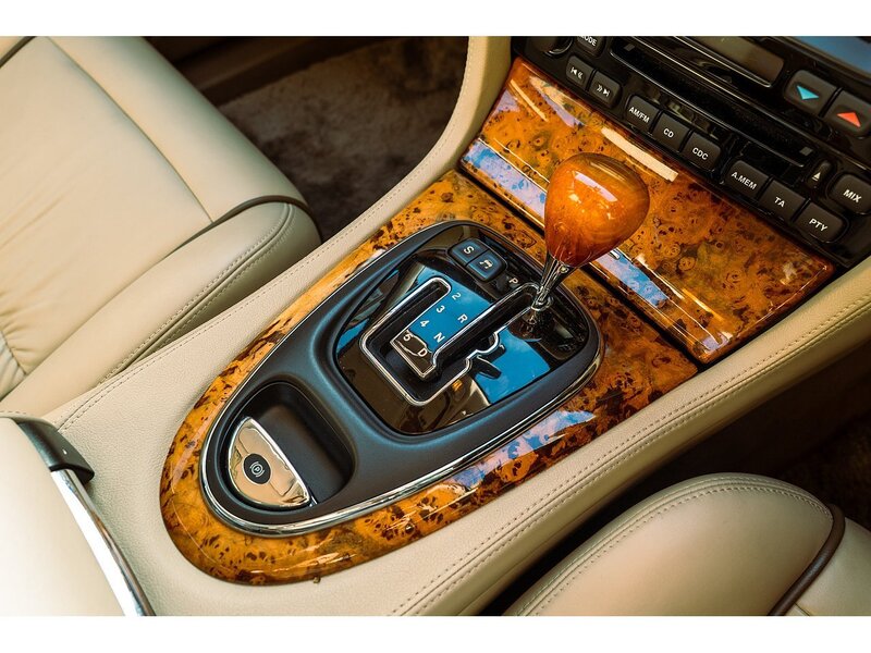 Jaguar Sovereign LWB 