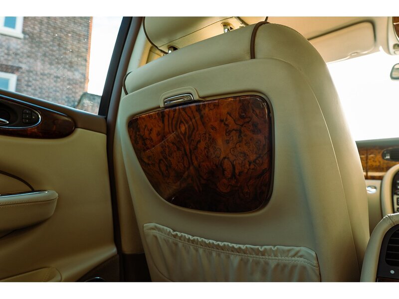 Jaguar Sovereign LWB 