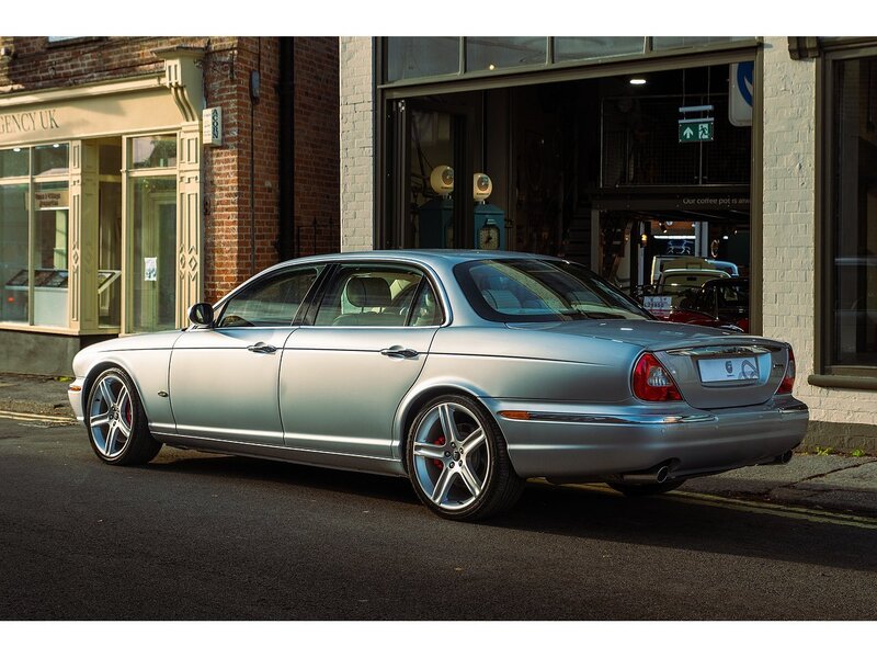 Jaguar Sovereign LWB 