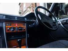 Mercedes-Benz E220 W124 