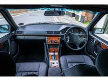 Mercedes-Benz E220 W124 