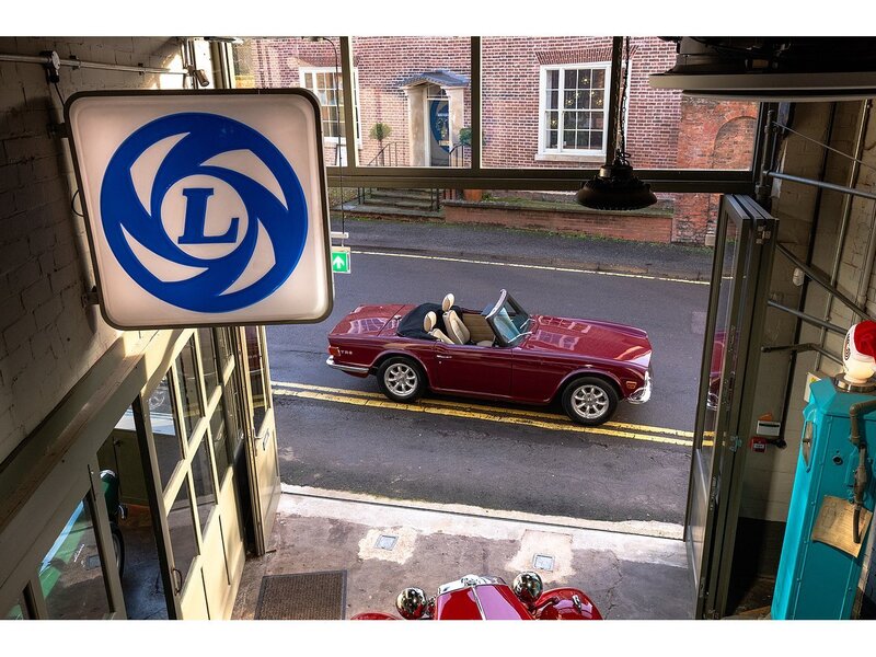 Triumph  Convertible 2.5 Petrol