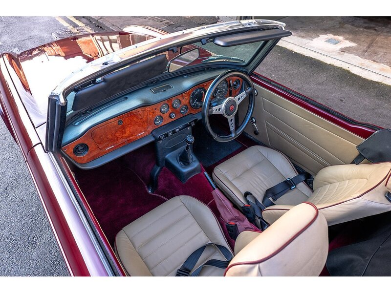 Triumph  Convertible 2.5 Petrol