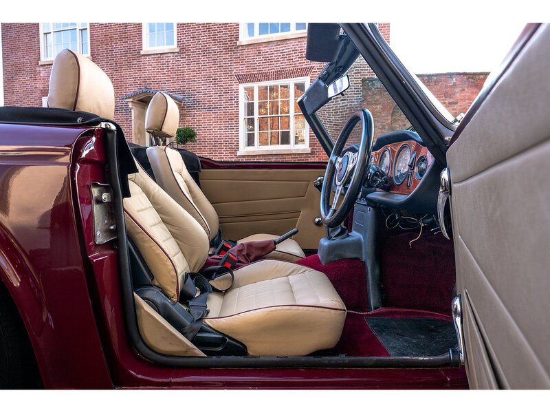 Triumph  Convertible 2.5 Petrol